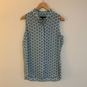 Banana Republic Sleeveless Blue and White Blouse